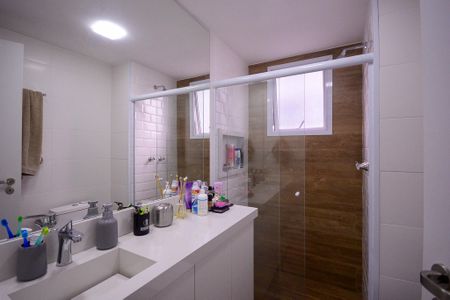 Apartamento para alugar com 74m², 3 quartos e 1 vaga Apartamento para alugar com 74m², 3 quartos e 1 vagaBanheiro da suite