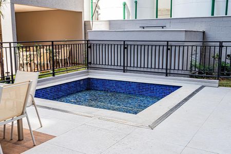 Apartamento à venda com 39m², 2 quartos e sem vagaÁrea comum - Piscina