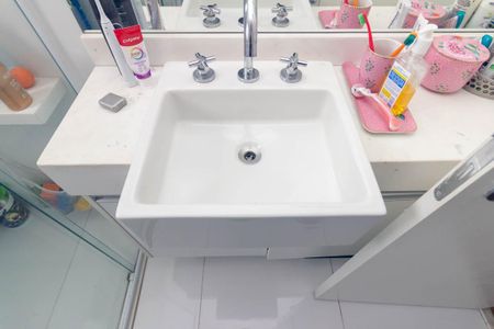 Apartamento à venda com 88m², 2 quartos e 2 vagasBanheiro da Suíte