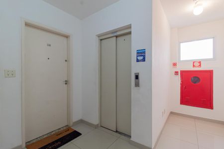 Apartamento à venda com 50m², 2 quartos e 1 vaga Apartamento à venda com 50m², 2 quartos e 1 vagaHall social