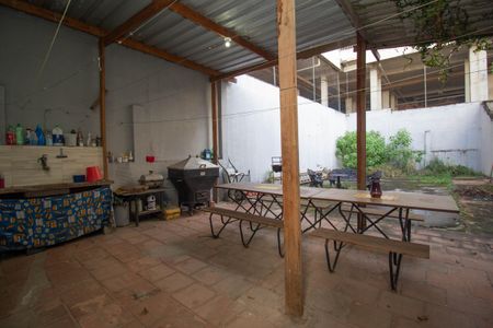 Casa à venda com 280m², 3 quartos e 2 vagasQuintal