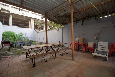 Casa à venda com 280m², 3 quartos e 2 vagasQuintal