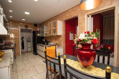 Casa à venda com 280m², 3 quartos e 2 vagasCozinha