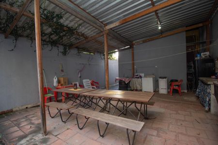 Casa à venda com 280m², 3 quartos e 2 vagasQuintal