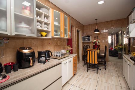 Casa à venda com 280m², 3 quartos e 2 vagasCozinha