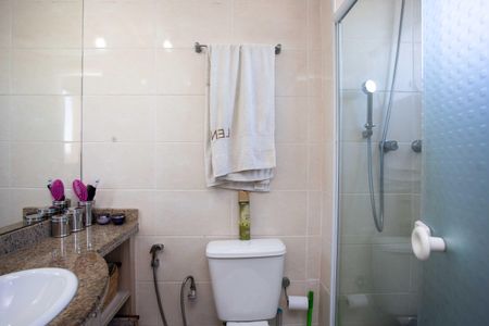 Apartamento à venda com 68m², 3 quartos e 2 vagasBanheiro da Suíte