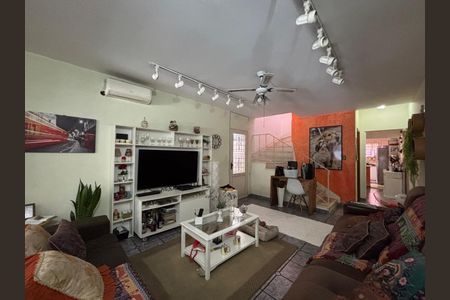 Casa à venda com 130m², 3 quartos e 2 vagas Casa à venda com 130m², 3 quartos e 2 vagasFoto 07