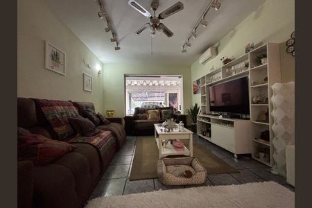 Casa à venda com 130m², 3 quartos e 2 vagas Casa à venda com 130m², 3 quartos e 2 vagasFoto 06