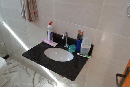 Casa de condomínio à venda com 80m², 3 quartos e sem vagaBanheiro da Suíte