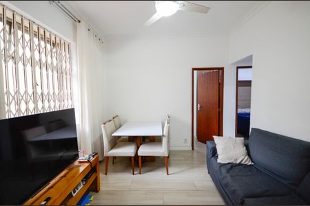 Casa à venda com 70m², 2 quartos e 1 vagaSala