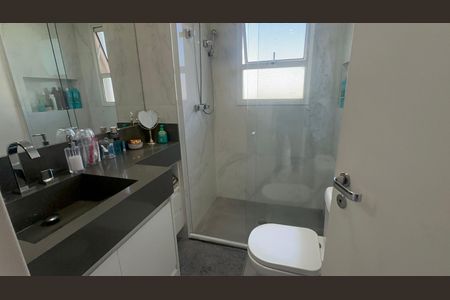 Apartamento à venda com 119m², 3 quartos e 3 vagasBanheiro da Suíte