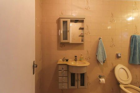Casa à venda com 172m², 3 quartos e 2 vagas Casa à venda com 172m², 3 quartos e 2 vagasBanheiro