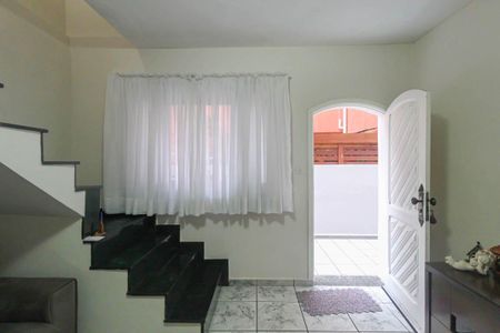 Casa à venda com 172m², 3 quartos e 2 vagas Casa à venda com 172m², 3 quartos e 2 vagasSala