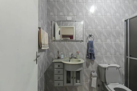 Casa à venda com 172m², 3 quartos e 2 vagas Casa à venda com 172m², 3 quartos e 2 vagasBanheiro de serviço