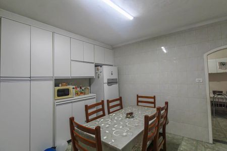 Casa à venda com 172m², 3 quartos e 2 vagas Casa à venda com 172m², 3 quartos e 2 vagasCozinha