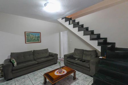 Casa à venda com 172m², 3 quartos e 2 vagas Casa à venda com 172m², 3 quartos e 2 vagasSala