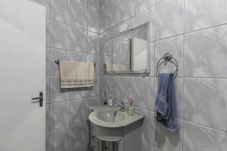 Casa à venda com 172m², 3 quartos e 2 vagas Casa à venda com 172m², 3 quartos e 2 vagasBanheiro de serviço