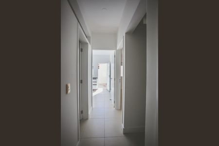 Apartamento à venda com 72m², 2 quartos e sem vaga Apartamento à venda com 72m², 2 quartos e sem vagaCorredor
