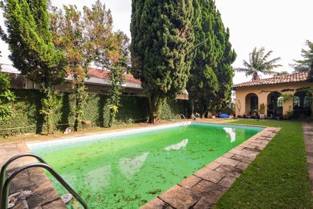 Casa para alugar com 550m², 6 quartos e 4 vagasÁrea externa