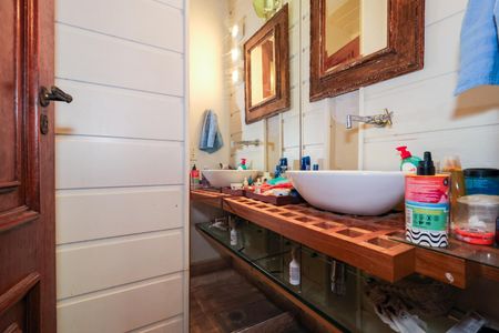 Casa para alugar com 550m², 6 quartos e 4 vagasLavabo