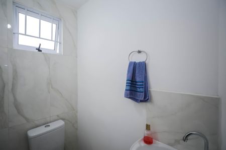 Casa à venda com 70m², 2 quartos e sem vaga Casa à venda com 70m², 2 quartos e sem vagaBanheiro Social