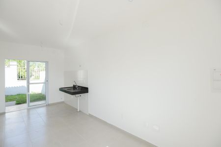 Casa de condomínio para alugar com 150m², 2 quartos e 2 vagasSala