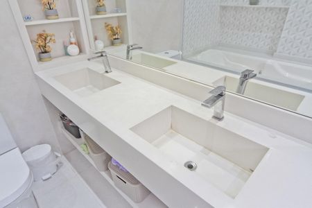 Casa à venda com 480m², 3 quartos e 3 vagasBanheiro da Suíte