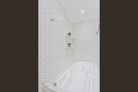 Casa à venda com 480m², 3 quartos e 3 vagasBanheiro da Suíte