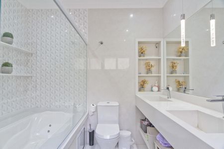 Casa à venda com 480m², 3 quartos e 3 vagasBanheiro da Suíte