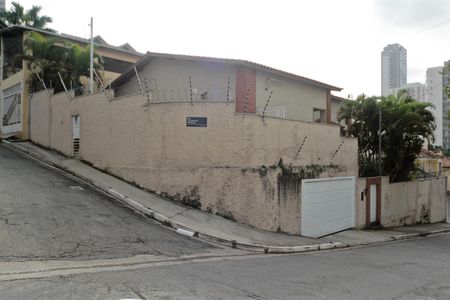 Casa à venda com 480m², 3 quartos e 3 vagasFachada + placa