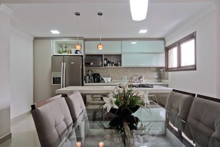 Casa à venda com 480m², 3 quartos e 3 vagasCozinha