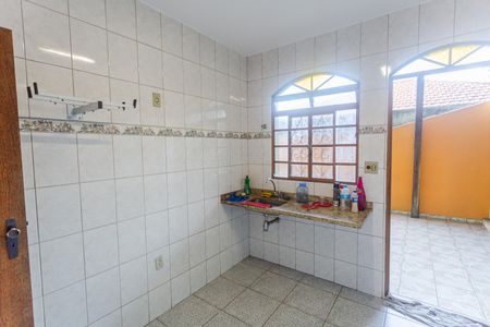 Casa à venda com 330m², 2 quartos e 8 vagasCozinha