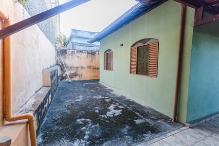 Casa à venda com 330m², 2 quartos e 8 vagasQuintal