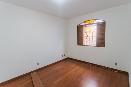 Casa à venda com 330m², 2 quartos e 8 vagasQuarto 1