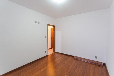 Casa à venda com 330m², 2 quartos e 8 vagasQuarto 1