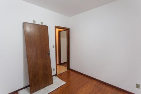 Casa à venda com 330m², 2 quartos e 8 vagasQuarto 2