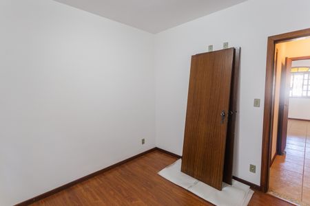 Casa à venda com 330m², 2 quartos e 8 vagasQuarto 2