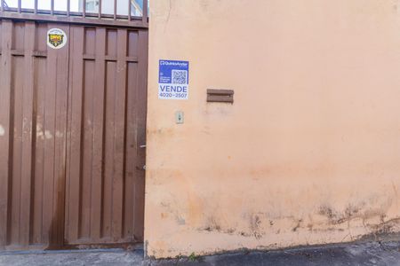 Casa à venda com 330m², 2 quartos e 8 vagasPlaquinha Instalada