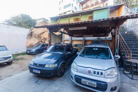 Casa à venda com 330m², 2 quartos e 8 vagasGaragem