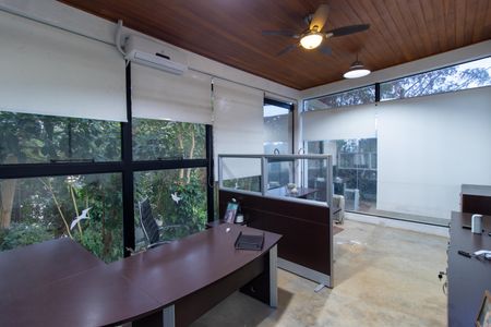 Casa para alugar com 700m², 3 quartos e 10 vagas Casa para alugar com 700m², 3 quartos e 10 vagasÁrea comum