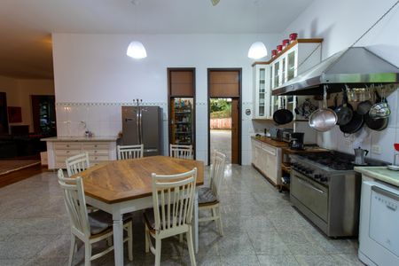 Casa para alugar com 700m², 3 quartos e 10 vagas Casa para alugar com 700m², 3 quartos e 10 vagasCozinha