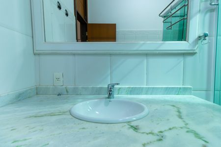 Casa para alugar com 700m², 3 quartos e 10 vagas Casa para alugar com 700m², 3 quartos e 10 vagasBanheiro da Suíte 2