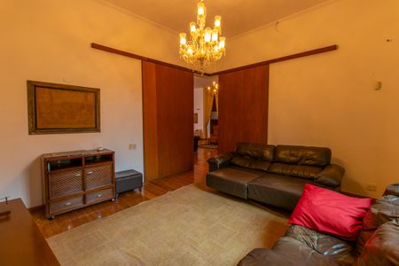 Casa para alugar com 700m², 3 quartos e 10 vagas Casa para alugar com 700m², 3 quartos e 10 vagasSala de TV