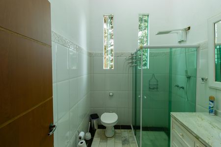 Casa para alugar com 700m², 3 quartos e 10 vagas Casa para alugar com 700m², 3 quartos e 10 vagasBanheiro da Suíte 3