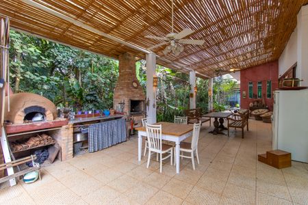 Casa para alugar com 700m², 3 quartos e 10 vagas Casa para alugar com 700m², 3 quartos e 10 vagasÁrea comum