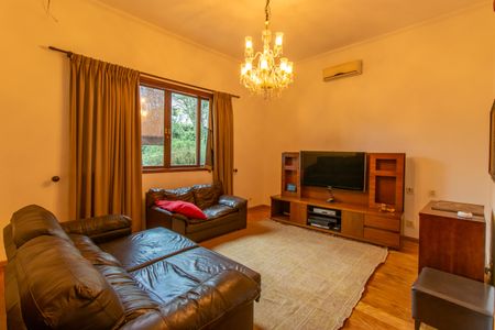 Casa para alugar com 700m², 3 quartos e 10 vagas Casa para alugar com 700m², 3 quartos e 10 vagasSala de TV