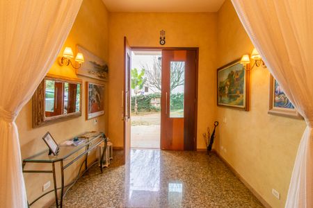 Casa para alugar com 700m², 3 quartos e 10 vagas Casa para alugar com 700m², 3 quartos e 10 vagasHall de entrada