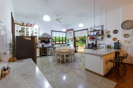 Casa para alugar com 700m², 3 quartos e 10 vagas Casa para alugar com 700m², 3 quartos e 10 vagasCozinha