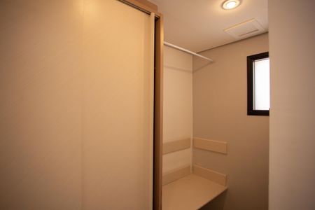 Apartamento para alugar com 55m², 1 quarto e 1 vaga Apartamento para alugar com 55m², 1 quarto e 1 vagaCloset da suíte