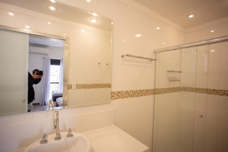 Apartamento para alugar com 55m², 1 quarto e 1 vaga Apartamento para alugar com 55m², 1 quarto e 1 vagaBanheiro da Suíte